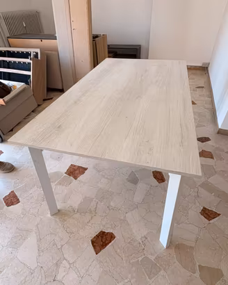Tavolo da cucina/salotto