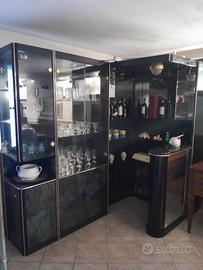 Mobile vetrinetta con angolo bar