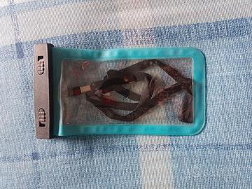 Cover impermeabile per smartphone