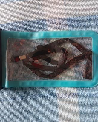 Cover impermeabile per smartphone