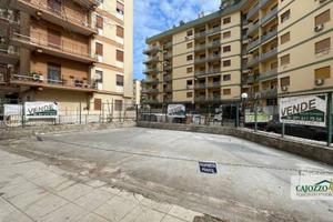 Viale strasburgo terreno 110 mq fronte strada