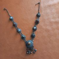 collana stile africano con perle naturali