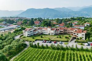 3 LOCALI A SAN FELICE DEL BENACO