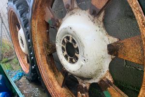 Ruote strette,seminatrice,muletto e rullo