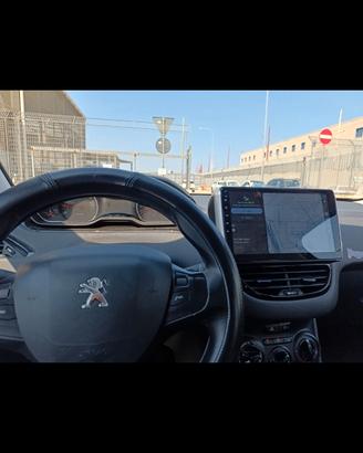 Peugeot 208 GPL/benzina