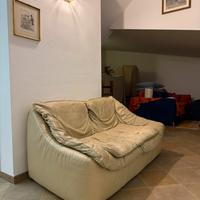 Divano in vera pelle SWAN anni 70