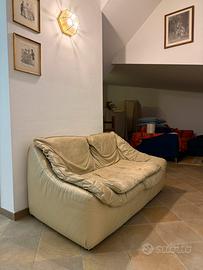 Divano in vera pelle SWAN anni 70