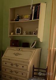 Scrittoio con decorazione