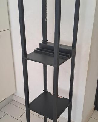 Ripiani da giardino con porte usb