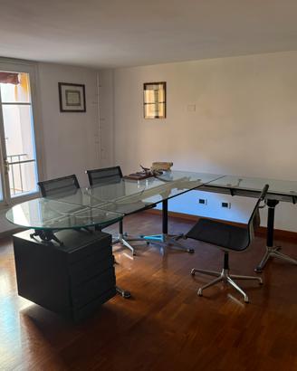 Stock arredamento ufficio