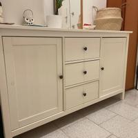 Mobile con ante e cassetti