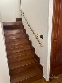Corrimano in ottone per scala interna