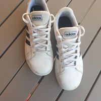 Scarpe ADIDAS US 5 - Punta leggermente rovinata