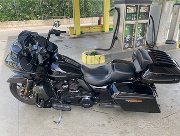 Harley Davidson Road Glide special Total Black