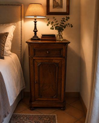 Comodino noce elegante