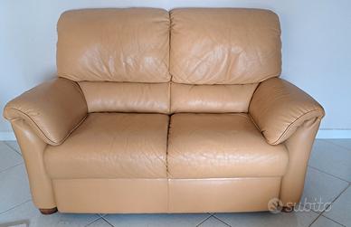 Set da soggiorno (due divani e poltrona)