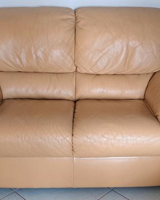 Set da soggiorno (due divani e poltrona)