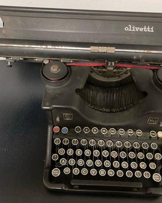 Macchina da scrivere Olivetti M40 carrello lungo