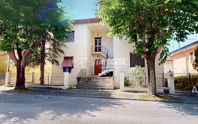APPARTAMENTO IN BIFAMILIARE A MONTEMARCIANO CON GI