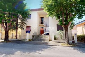 APPARTAMENTO IN BIFAMILIARE A MONTEMARCIANO CON GI