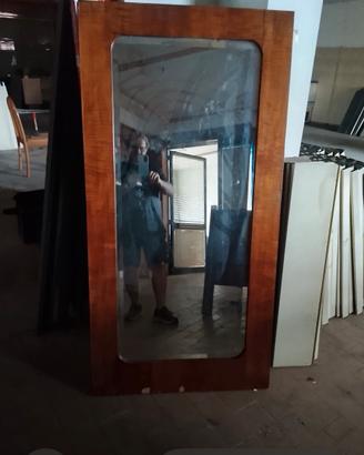 tavolo letto e specchio