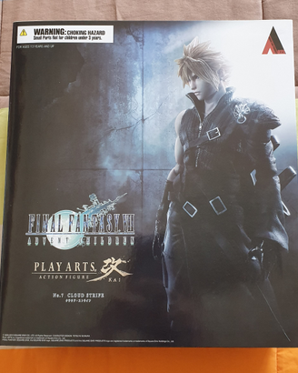 PlayartsKai Cloud Strife Final Fantasy SquareEnix