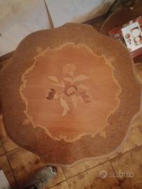 tavolino in legno antico