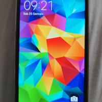 Cellulare Samsung Galaxy S5 super Amoled perfetto.
