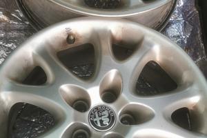 Cerchi in lega Alfa Romeo 147/Gt/156 da 16 pollici