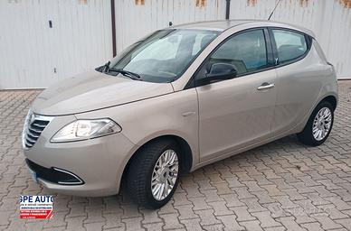 Lancia Ypsilon 1.2 69 CV 5 porte Platinum - 5 post