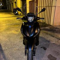 Piaggio Beverly 400  Deep Black Edition anno 2023
