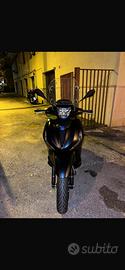 Piaggio Beverly 400  Deep Black Edition