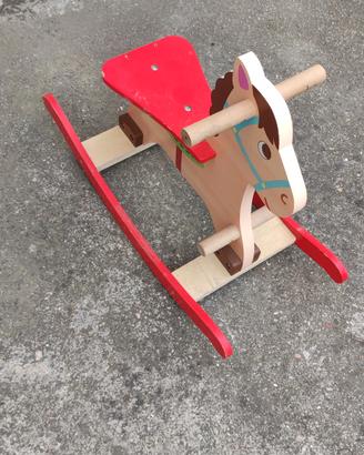 cavallo a dondolo