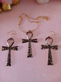 set collana dorata con orecchini 