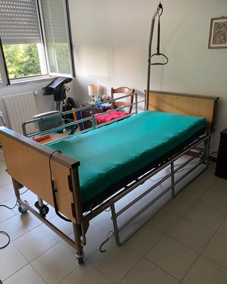 Letto motorizzato come nuovo + Materasso antidecub