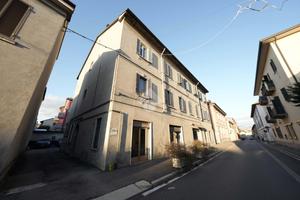 MONOLOCALE A MACHERIO