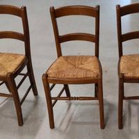 Sedie in legno e paglia 