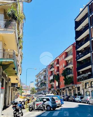 MONOLOCALE A NAPOLI