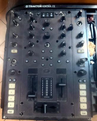 Traktor Kontrol Z2 mixer DJ GUASTO per ricambi