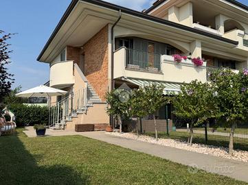 3 LOCALI A BUSSERO