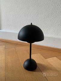 Tradition - Flowerpot Tischleuchte VP9