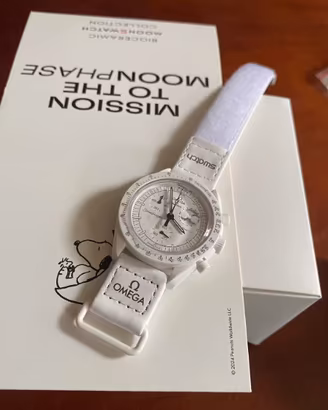 Swatch Moonswatch Mission to the Moonphase Snoopy