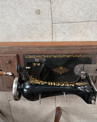 Macchina da cucire NECCHI