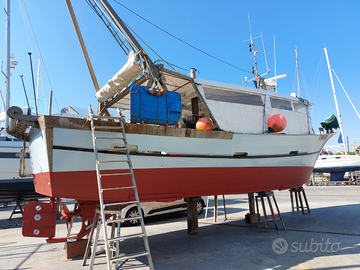 Peschereccio - Barca da pesca con licenza