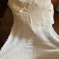 Copertina in lana con ricamo