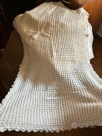 Copertina in lana con ricamo