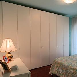 Camera da letto - Grande armadio a 7 ante