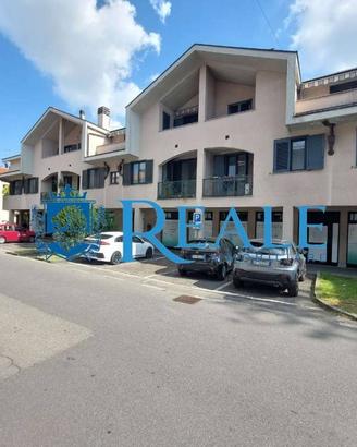 Immobile di 410 m² con 4 locali a Vittuone