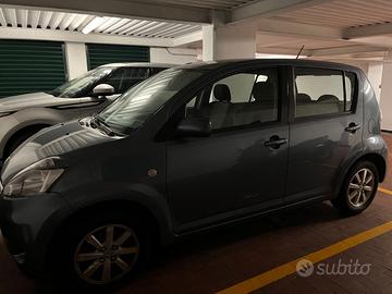 DAIHATSU SIRION 1.3 M3 4WD  cambio automatico benz