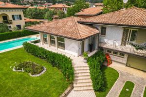 VILLA SINGOLA A TOSCOLANO-MADERNO